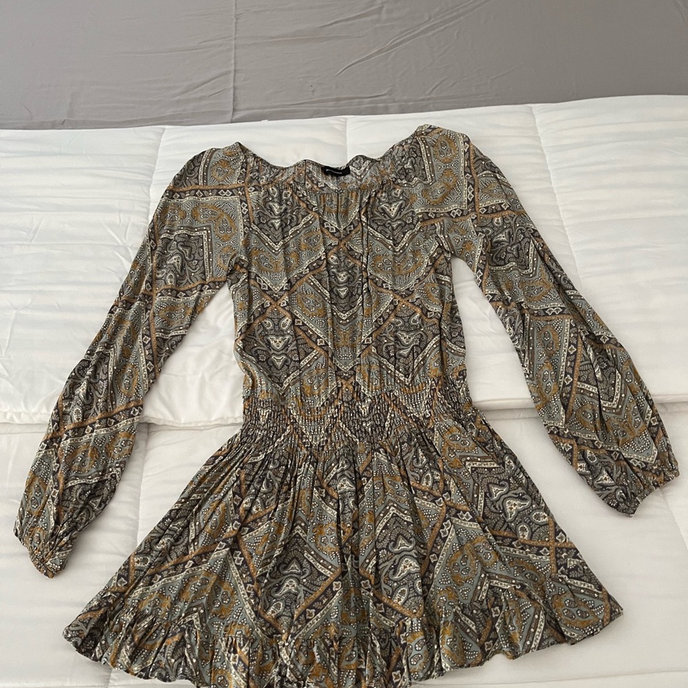 Long sleeve, comes from Olivaceous